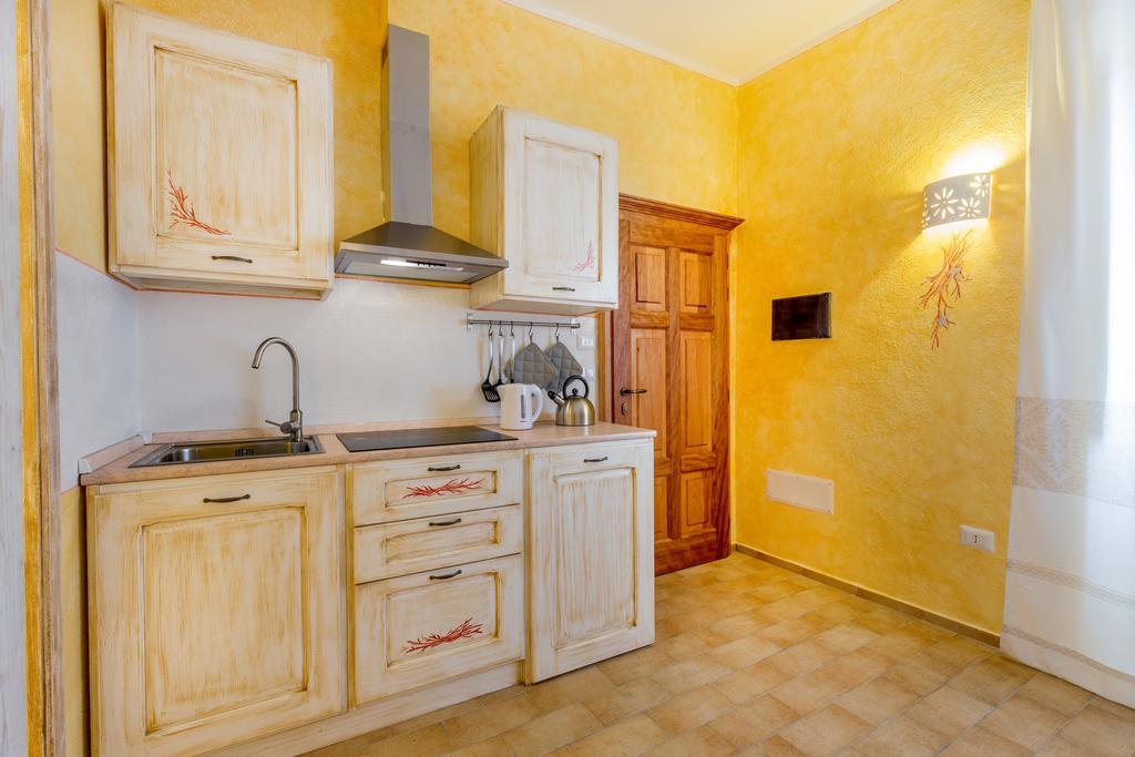 Palazzo Beddoro Apartment San Pantaleo Exterior photo