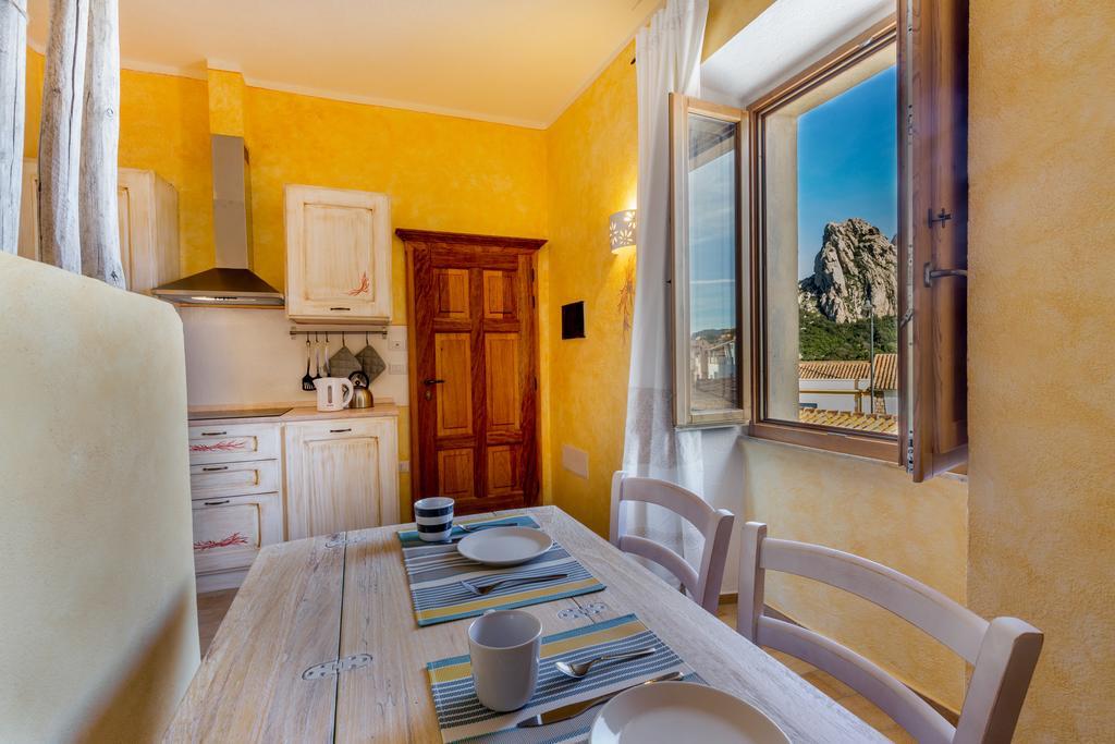 Palazzo Beddoro Apartment San Pantaleo Exterior photo