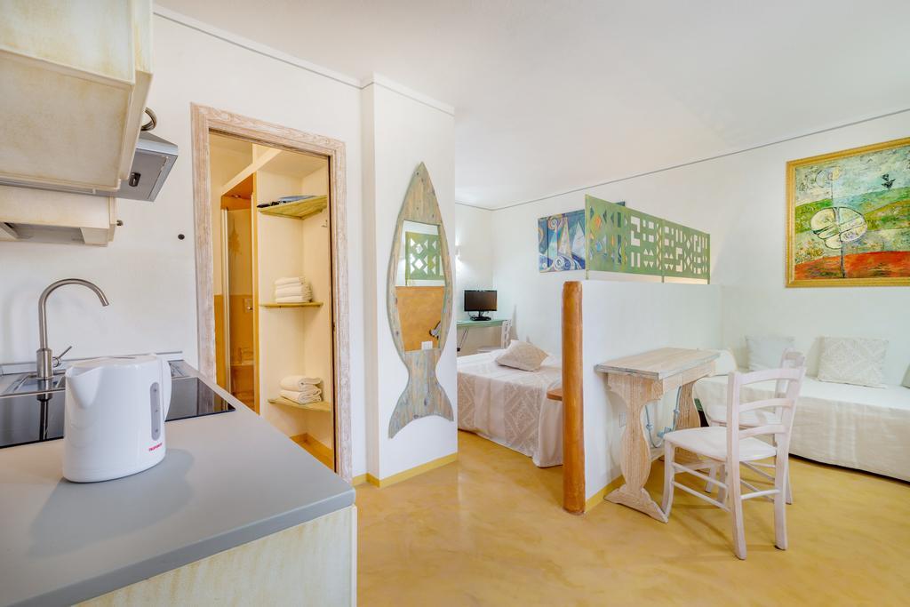Palazzo Beddoro Apartment San Pantaleo Exterior photo