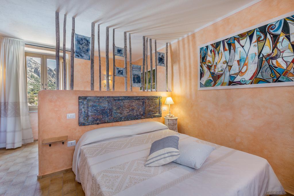 Palazzo Beddoro Apartment San Pantaleo Exterior photo