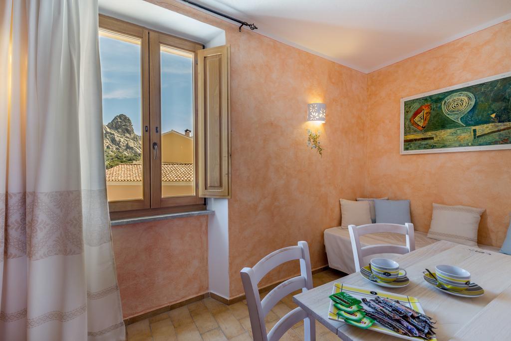 Palazzo Beddoro Apartment San Pantaleo Exterior photo