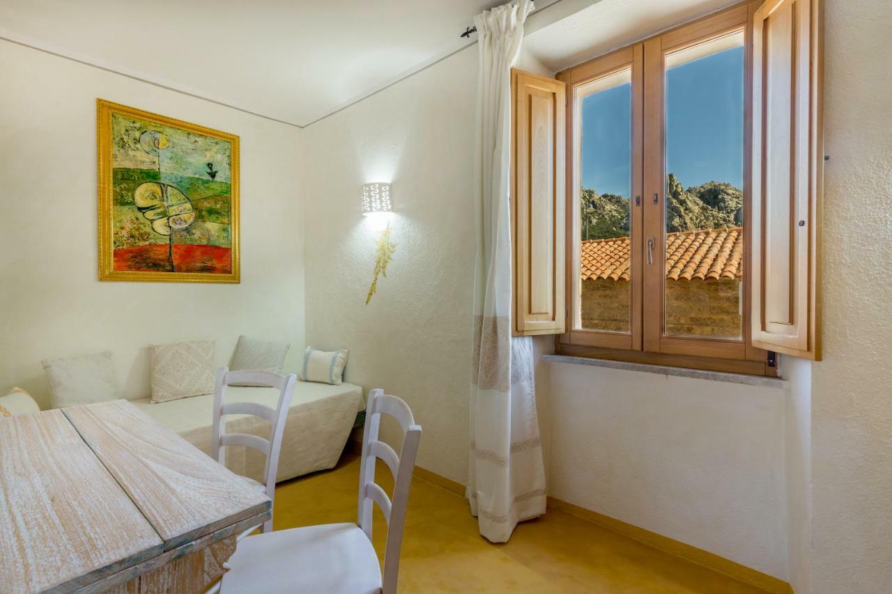 Palazzo Beddoro Apartment San Pantaleo Exterior photo