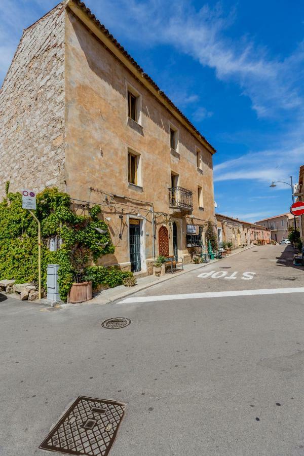 Palazzo Beddoro Apartment San Pantaleo Exterior photo