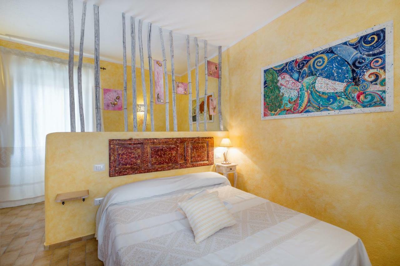Palazzo Beddoro Apartment San Pantaleo Exterior photo