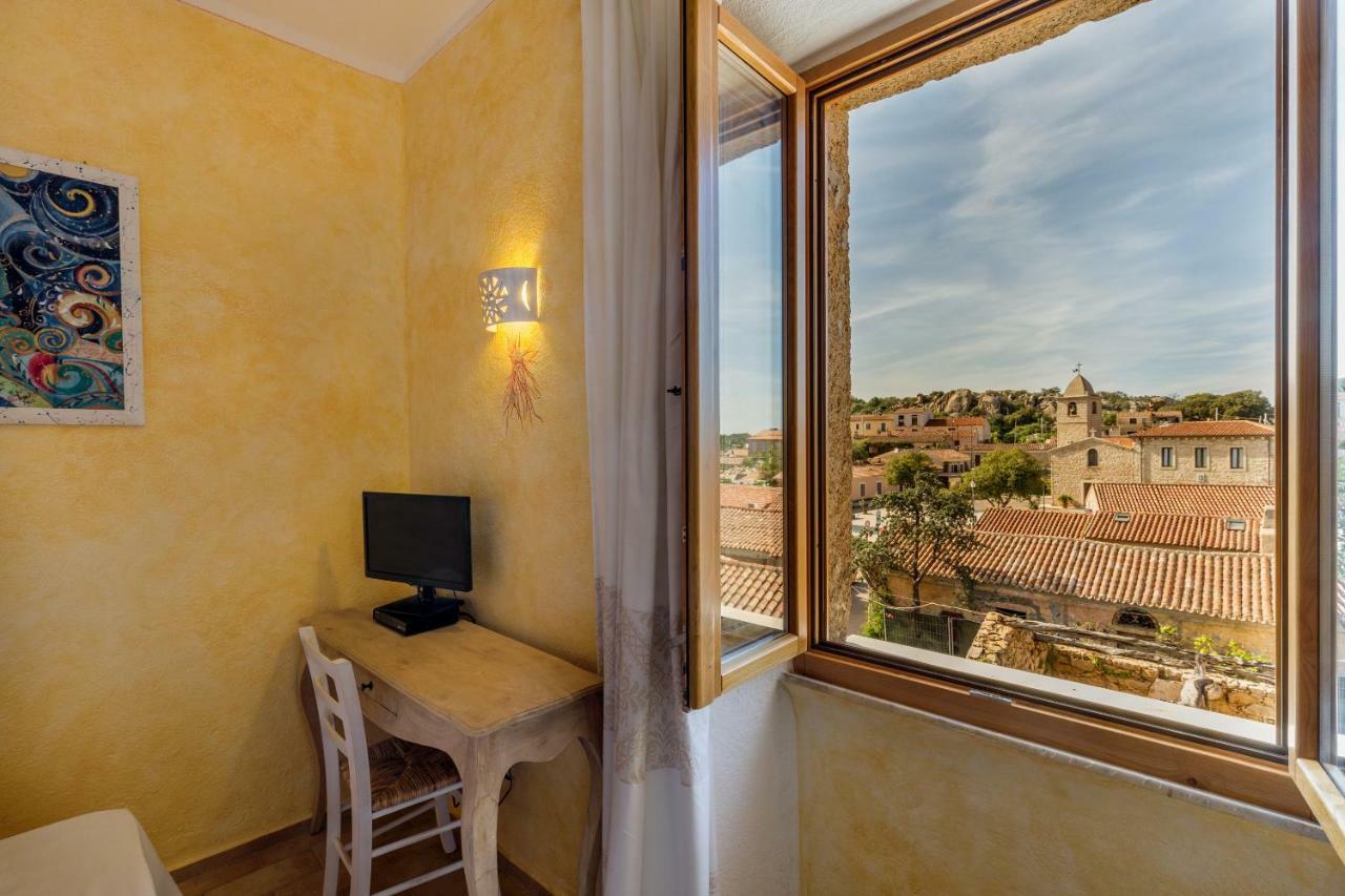 Palazzo Beddoro Apartment San Pantaleo Exterior photo