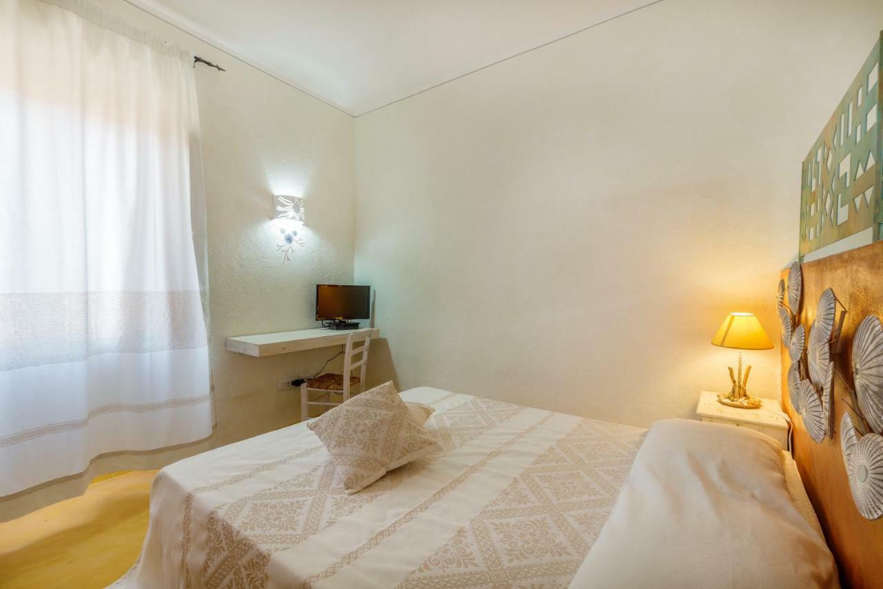 Palazzo Beddoro Apartment San Pantaleo Exterior photo