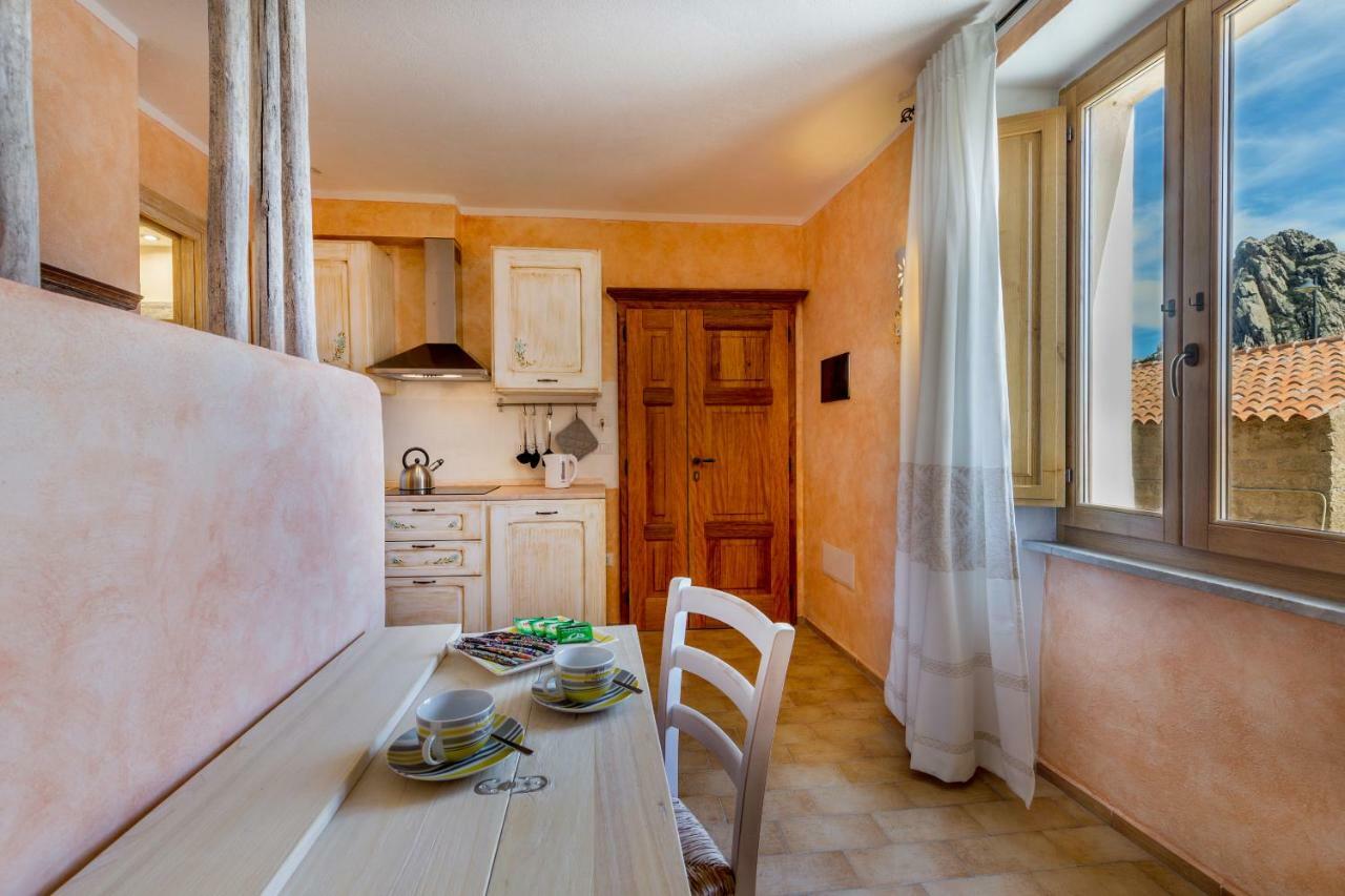 Palazzo Beddoro Apartment San Pantaleo Exterior photo